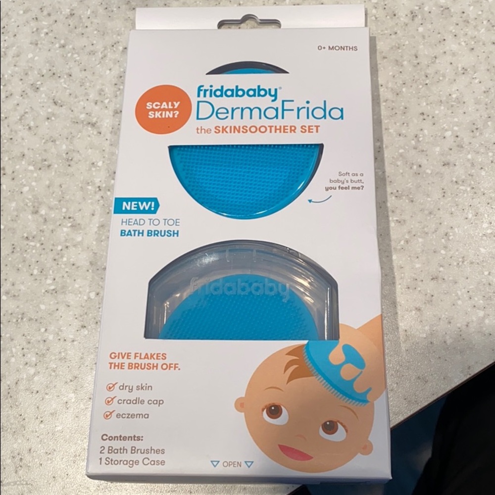 New in Box 2 pack DermaFrida skinsoother set